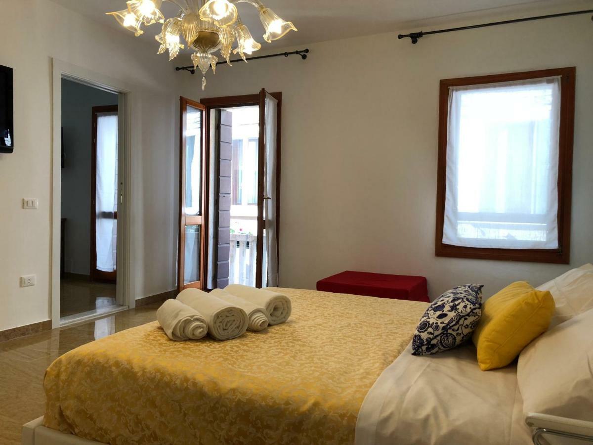 Grazia'S Apartment คิออกเจีย ภายนอก รูปภาพ